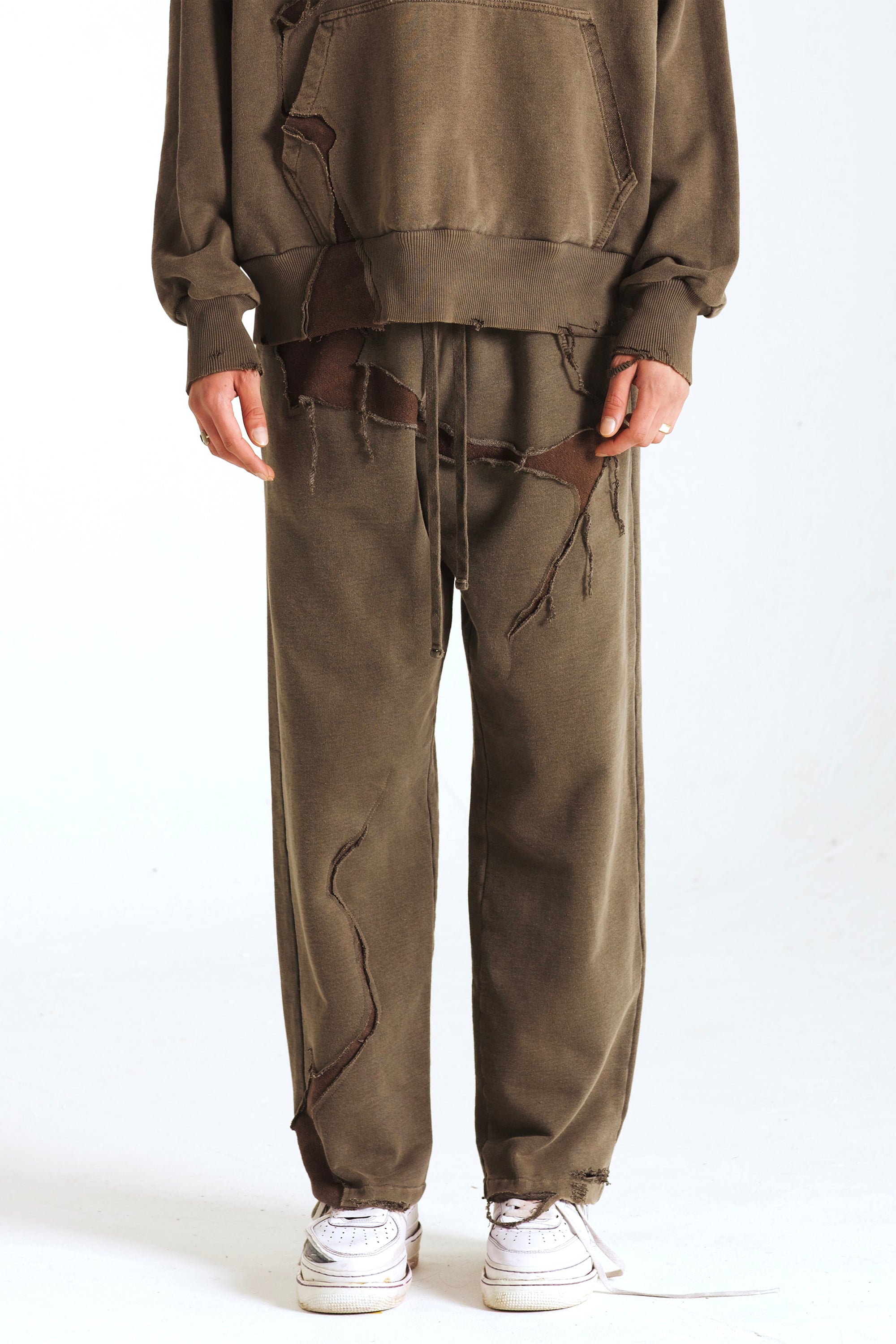 CRACKED JOGGERS // BUNGEE CORD V Kristopher